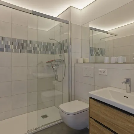 Apartament Trafalgar 153 *